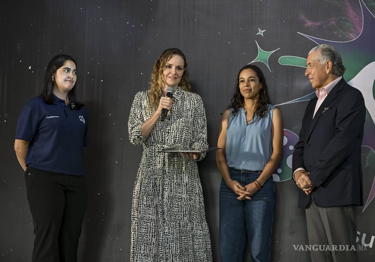 $!Familiares de Javier García Narro recibieron un reconocimiento póstumo en honor al legado del fundador de SELIDER Saltillo.