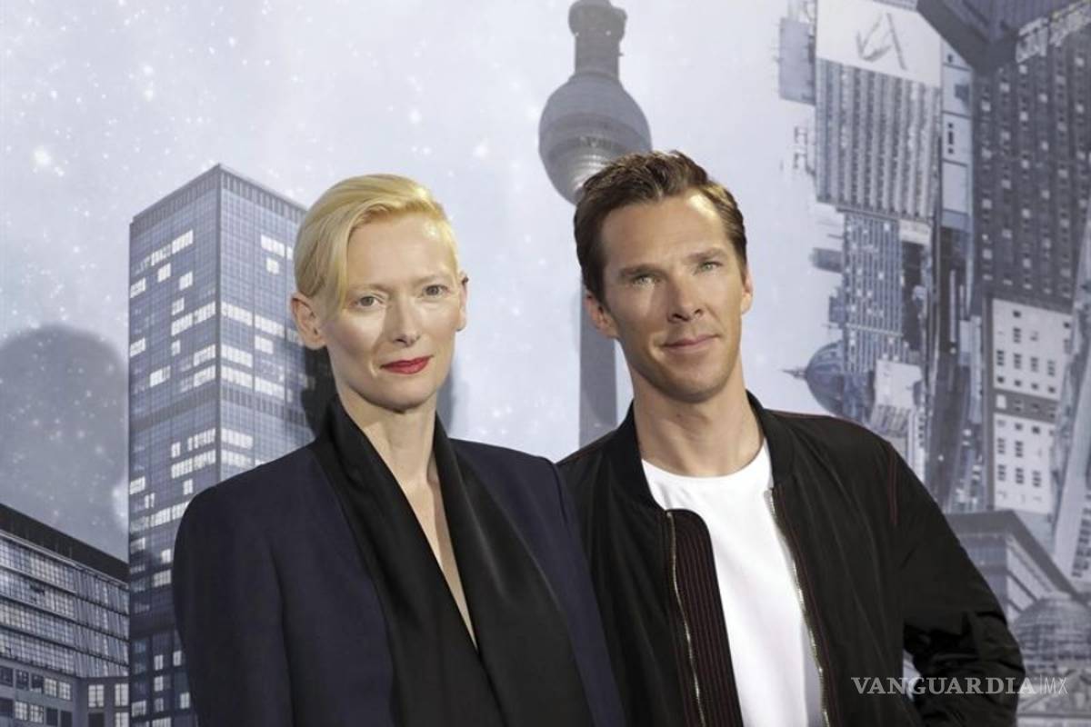 Benedict Cumberbatch reconoce que ser un superhéroe es un &quot;trabajo duro&quot;