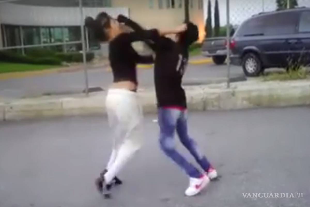 Pandillas se enfrentan justo a un costado de la PGJE; se hacen llamar 'Ladyez Omega' (Video)