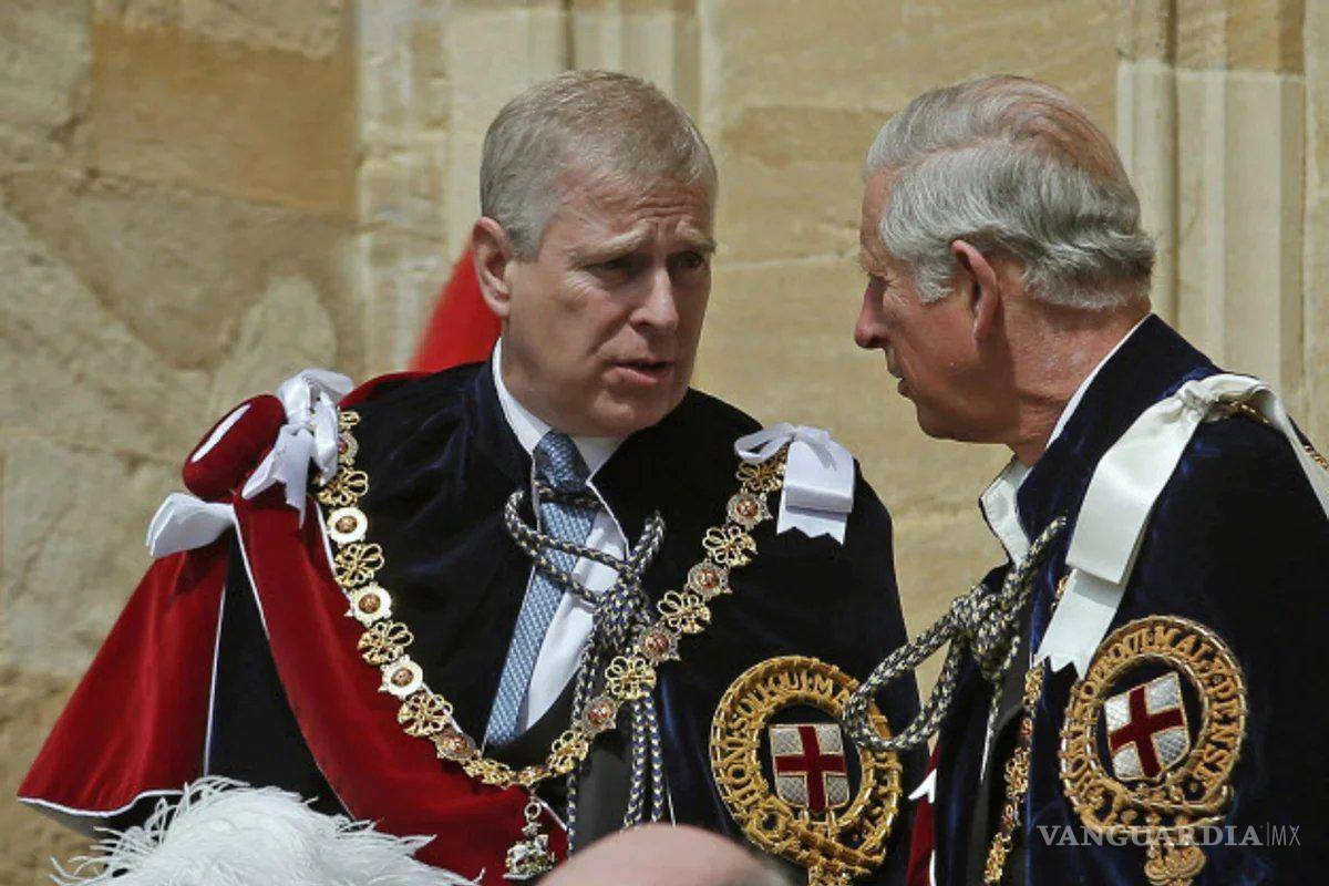 Príncipe Andrés, hermano del rey Carlos III y señalado de abuso a menores, renuncia a sus títulos reales