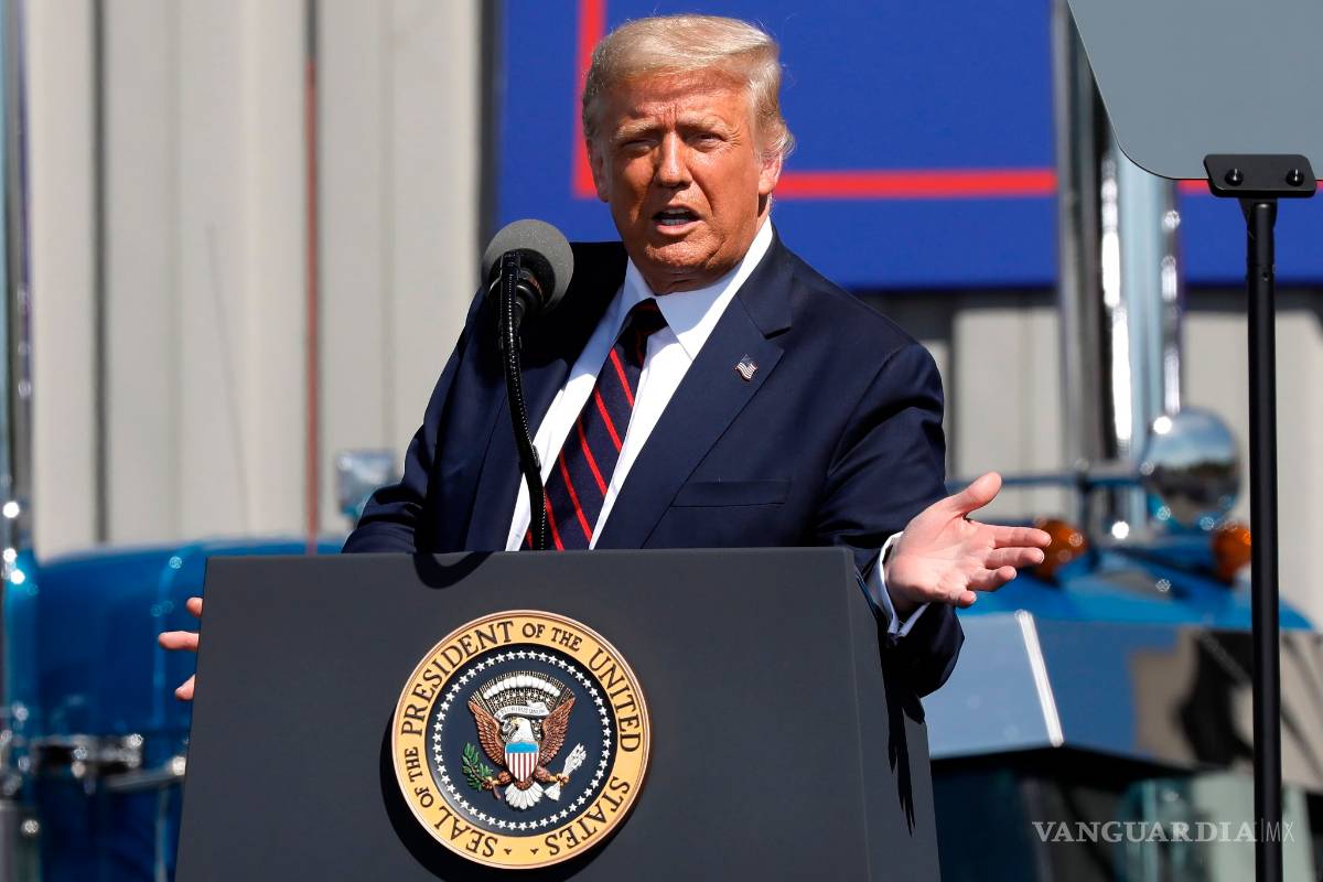 Trump acusa a la FDA de retrasar vacunas con fines electorales