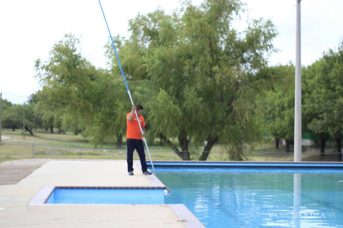 Buscarán que alberca pública municipal de Acuña sea autosostenible