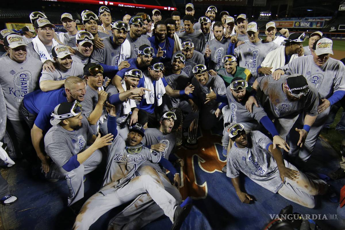 Reales y Mets baten marca de más partidos de extra innings y Cain de robos