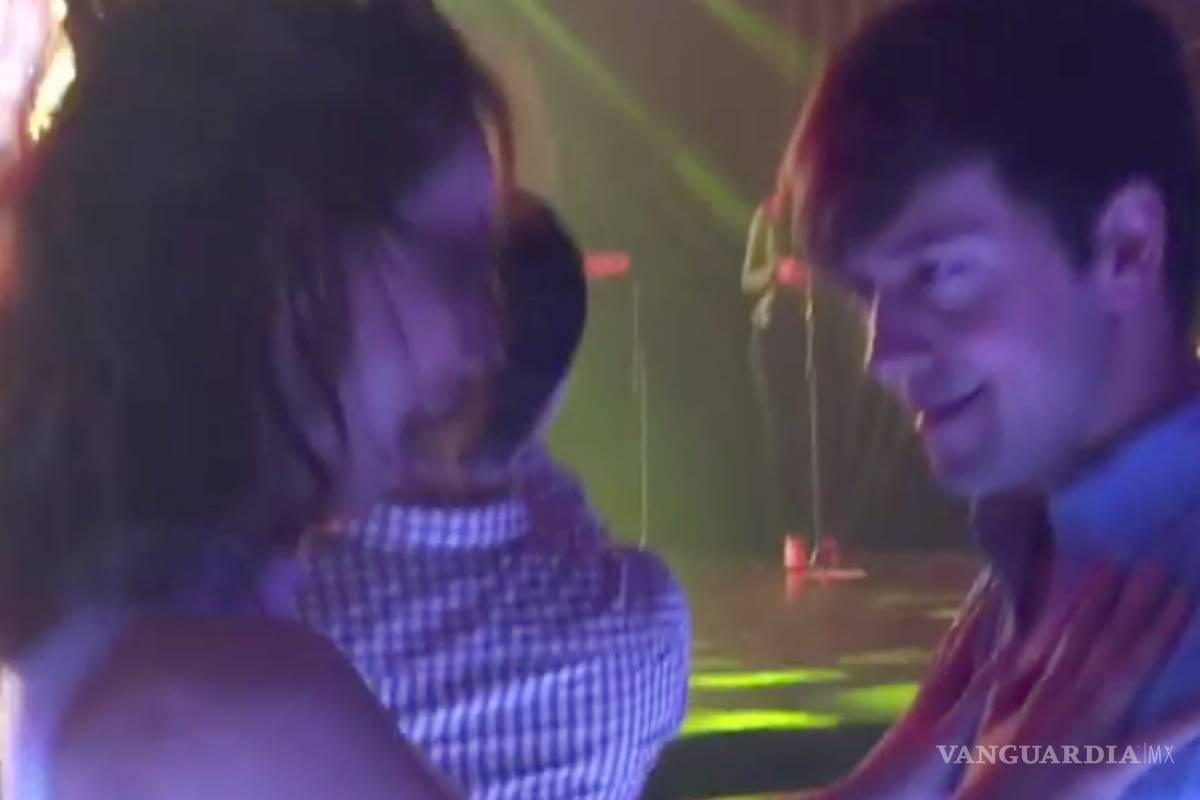 Natalia Téllez es 'manoseada' por ex estrella Disney