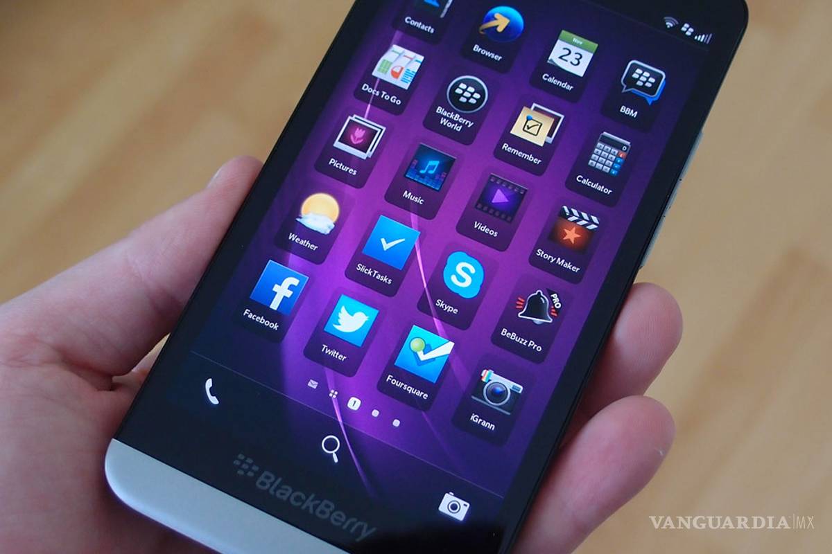 La BlackBerry que le regaló 'El Chapo' a Kate del Castillo