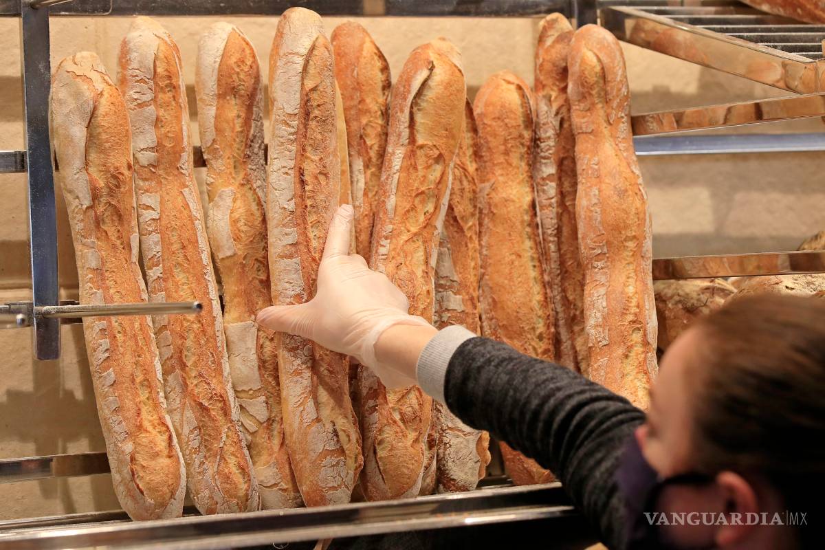 $!Coronavirus: En Francia su lucha contra el COVID-19 se libra con una baguette al día