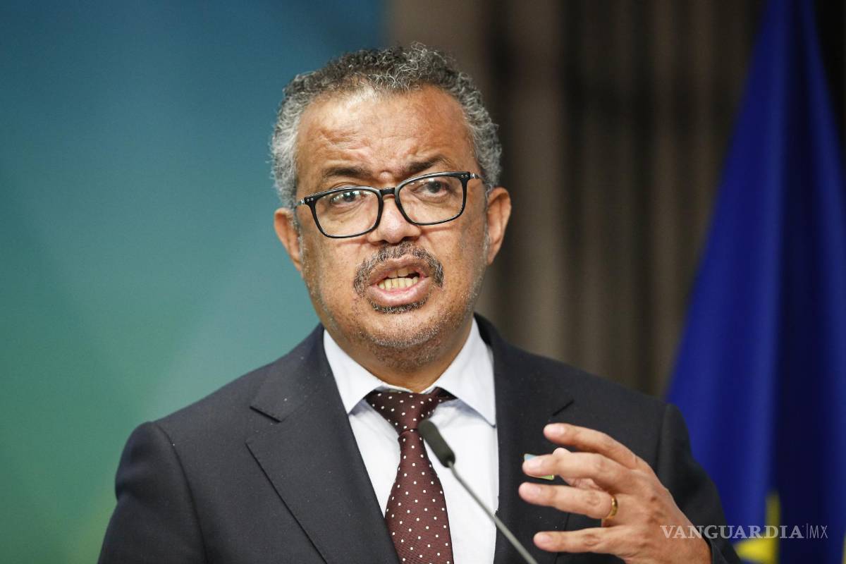 Autoriza la OMS al molnupiravir, primer tratamiento oral contra el COVID-19