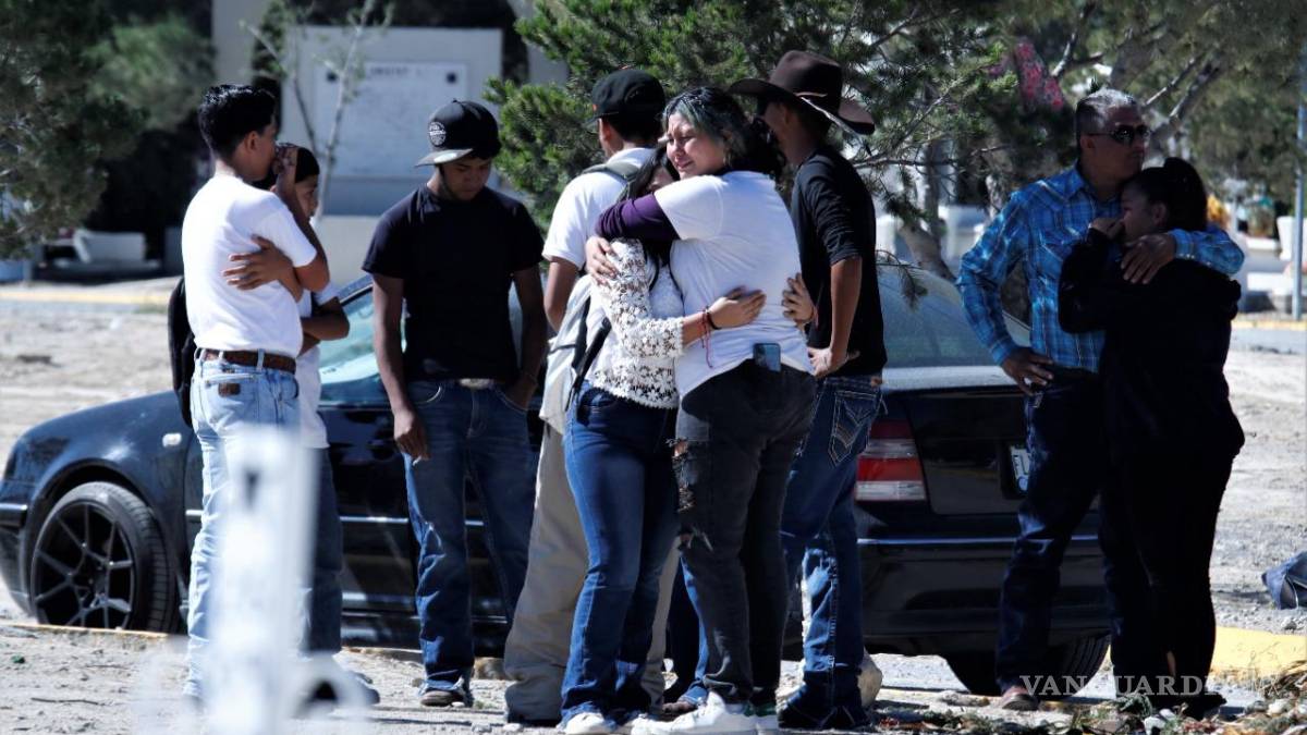 Entre lágrimas y consternación, despiden a Evelyn; familiares y amigos exigen justicia para ella