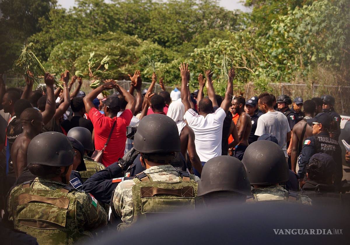 $!México endurece el control migratorio en su frontera sur con la Guardia Nacional (fotogalería)