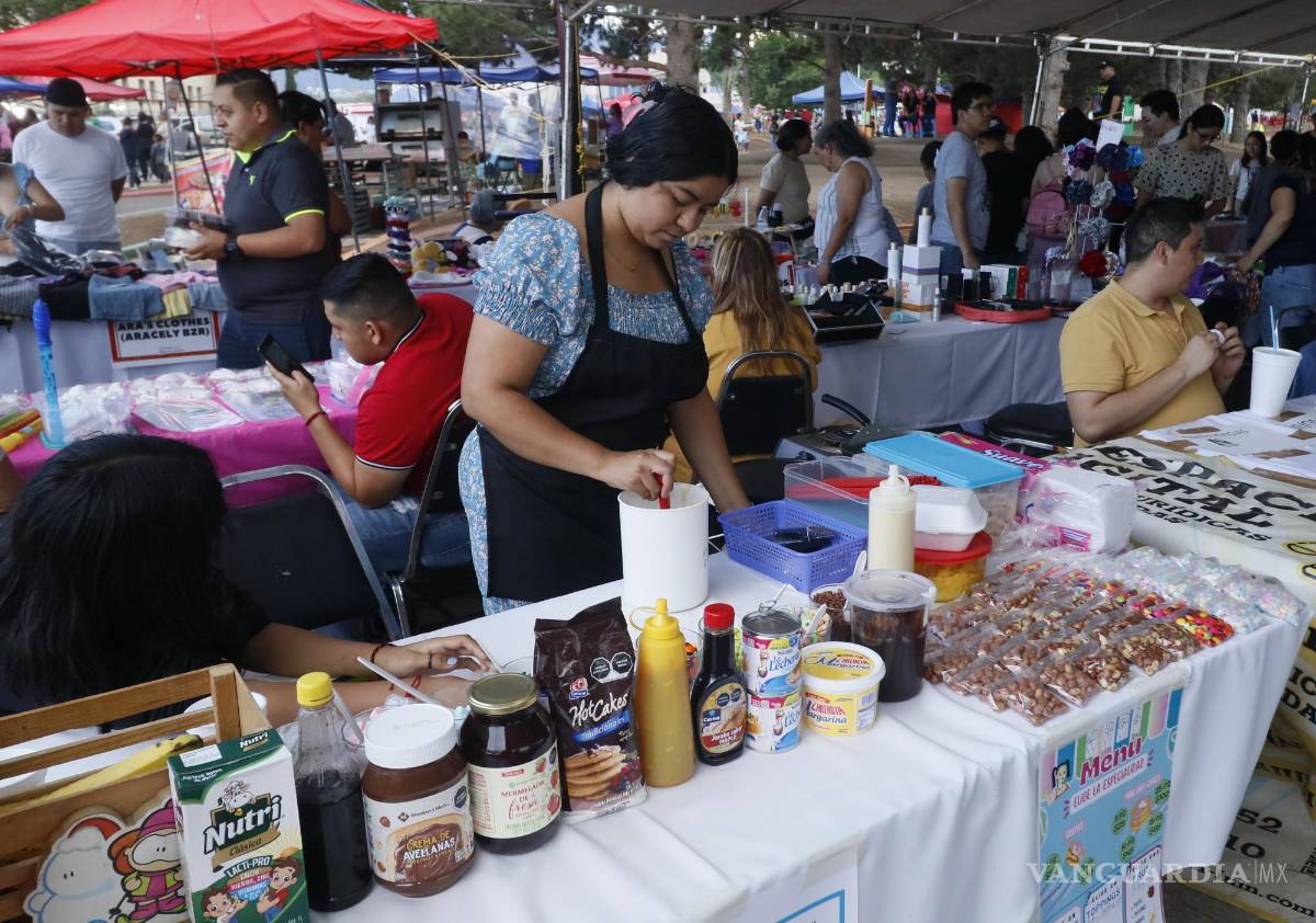 $!Diversos productos se vendieron en el Mercado Joven este domingo.