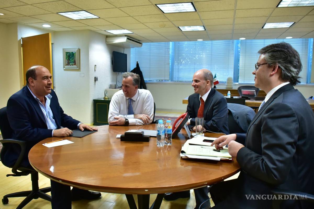 Rubén Moreira y Meade se reúnen para tratar tema de 'gasolinazo'