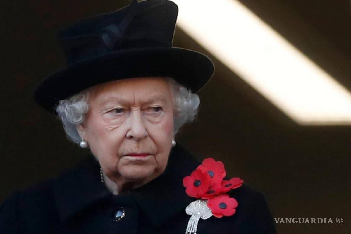 $!La Reina Isabel sólo ha faltado seis veces a la ceremonia del Domingo del Recuerdo en Londres.