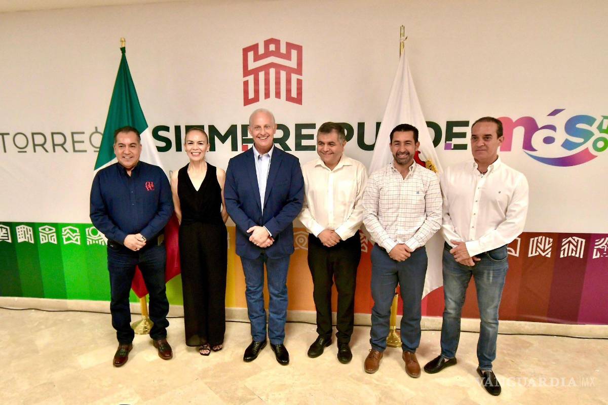 $!El alcalde de Torreón anunció cambios en su gabinete: se propondrá nuevo titular en el IMPLAN, mientras que Martha Alicia Faz Dávila asumirá Tránsito y Vialidad; Guillermo Martínez Ávila será director de Turismo y Marcelo Valdés Quintanilla encabezará Desarrollo Económico.