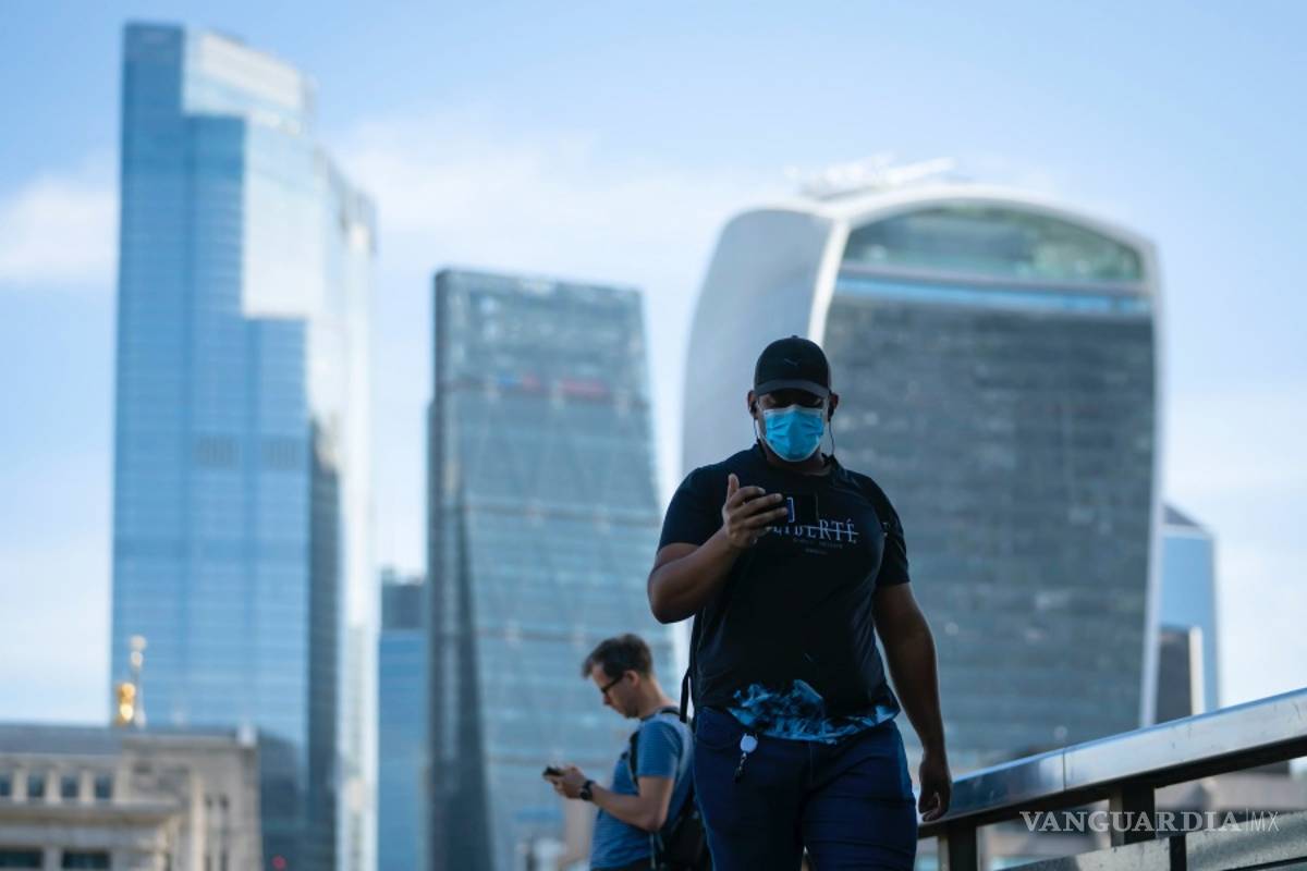 AstraZeneca logra un acuerdo para fabricar 400 millones de vacunas contra el coronavirus