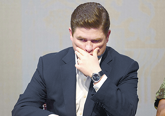 Medina viajó gratis en avión de contratista