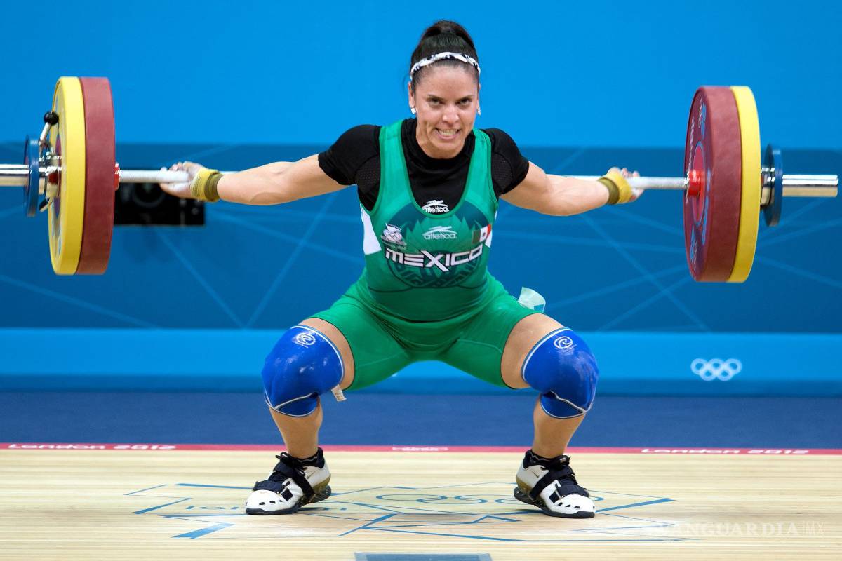 Halterista se colgará bronce atrasado