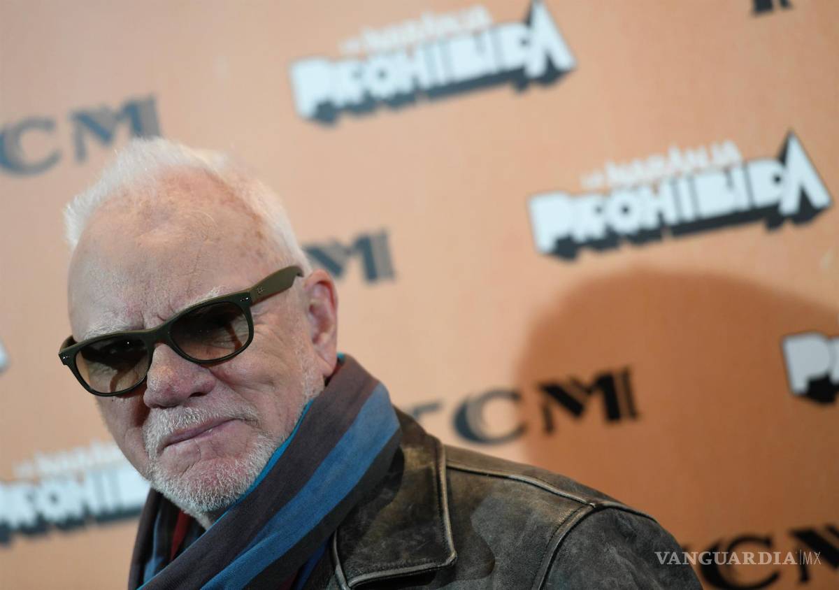 $!El actor británico Malcolm McDowell, mítico protagonista de “La naranja mecánica”, posa durante la presentación del documental “La naranja prohibida”, que reconstruye los acontecimientos polémicos que rodearon al primer pase público de la película de Stanley Kubrick en España, este martes en Madrid. EFE/Víctor Lerena