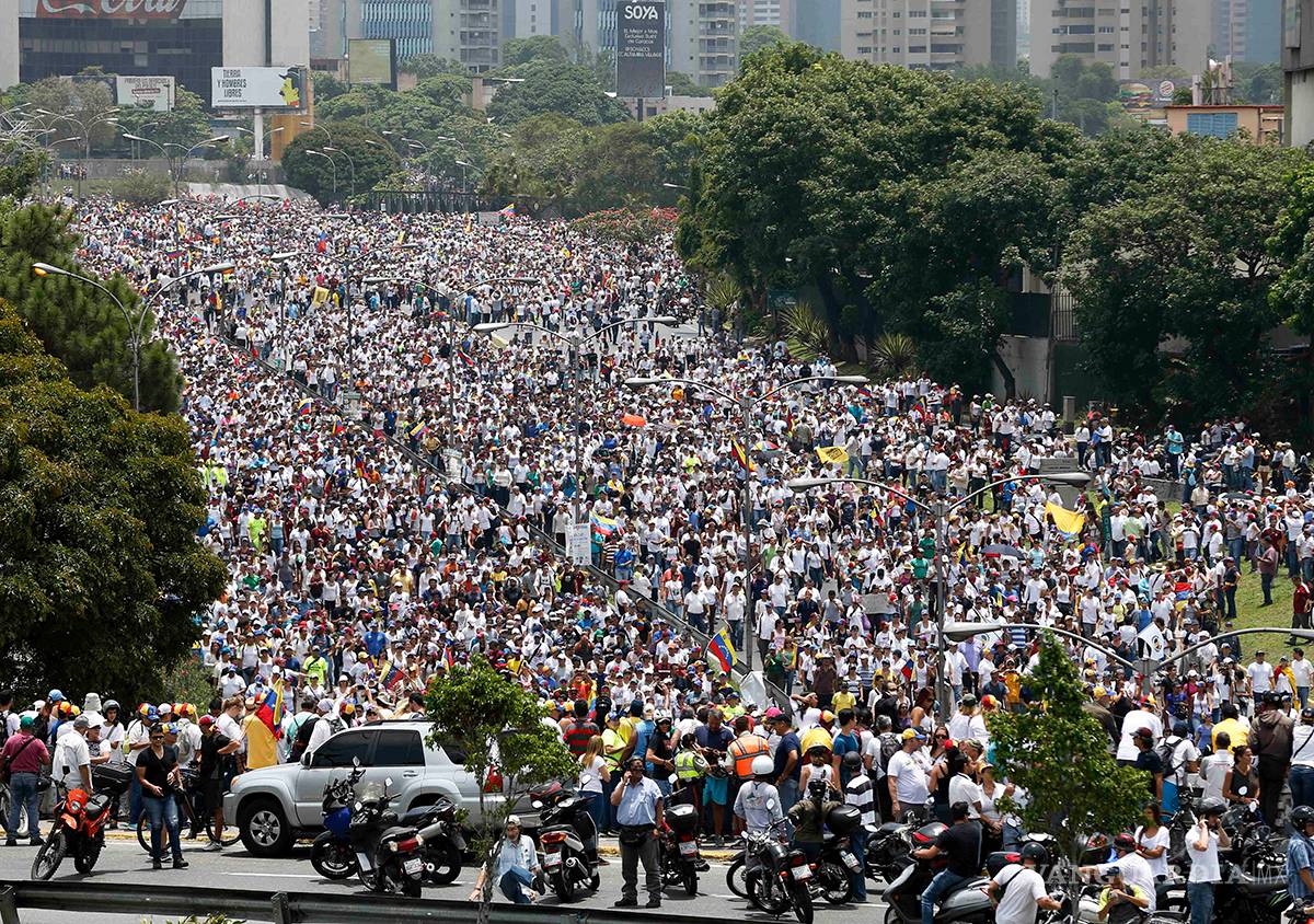 $!Imágenes de los estallidos de violencia en marcha opositora en Venezuela