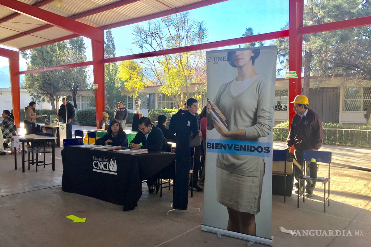 Llevan a cabo la segunda Expo Feria de Preparatorias en Saltillo