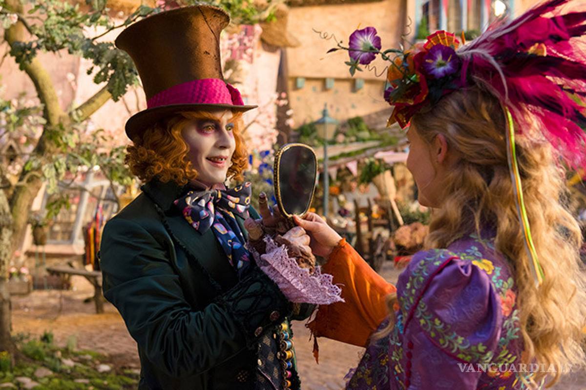 Te presentamos un adelanto de 'Alicia a través del espejo'