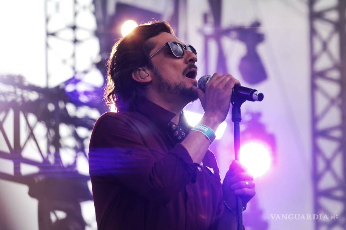 "Se nos olvida que somos seres cósmicos”: León Larregui