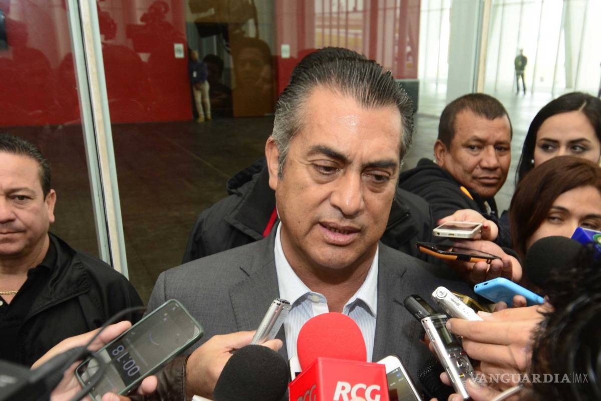 &quot;Muchos tachan a Trump de loco, igual que a mí&quot;: compara 'El Bronco'