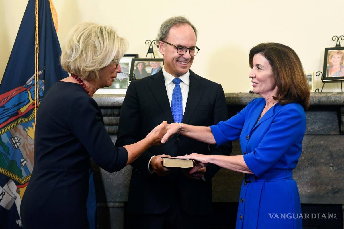 Kathy Hochul jura como la primera gobernadora de Nueva York