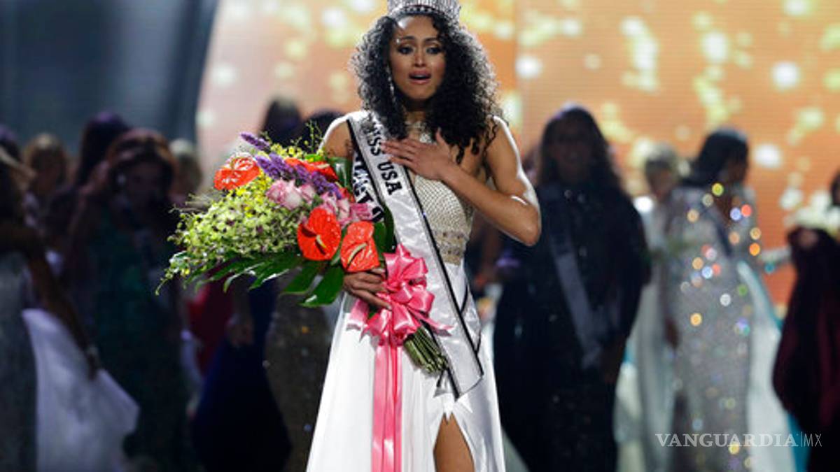 Kara McCullough, científica e inmigrante, la nueva Miss USA