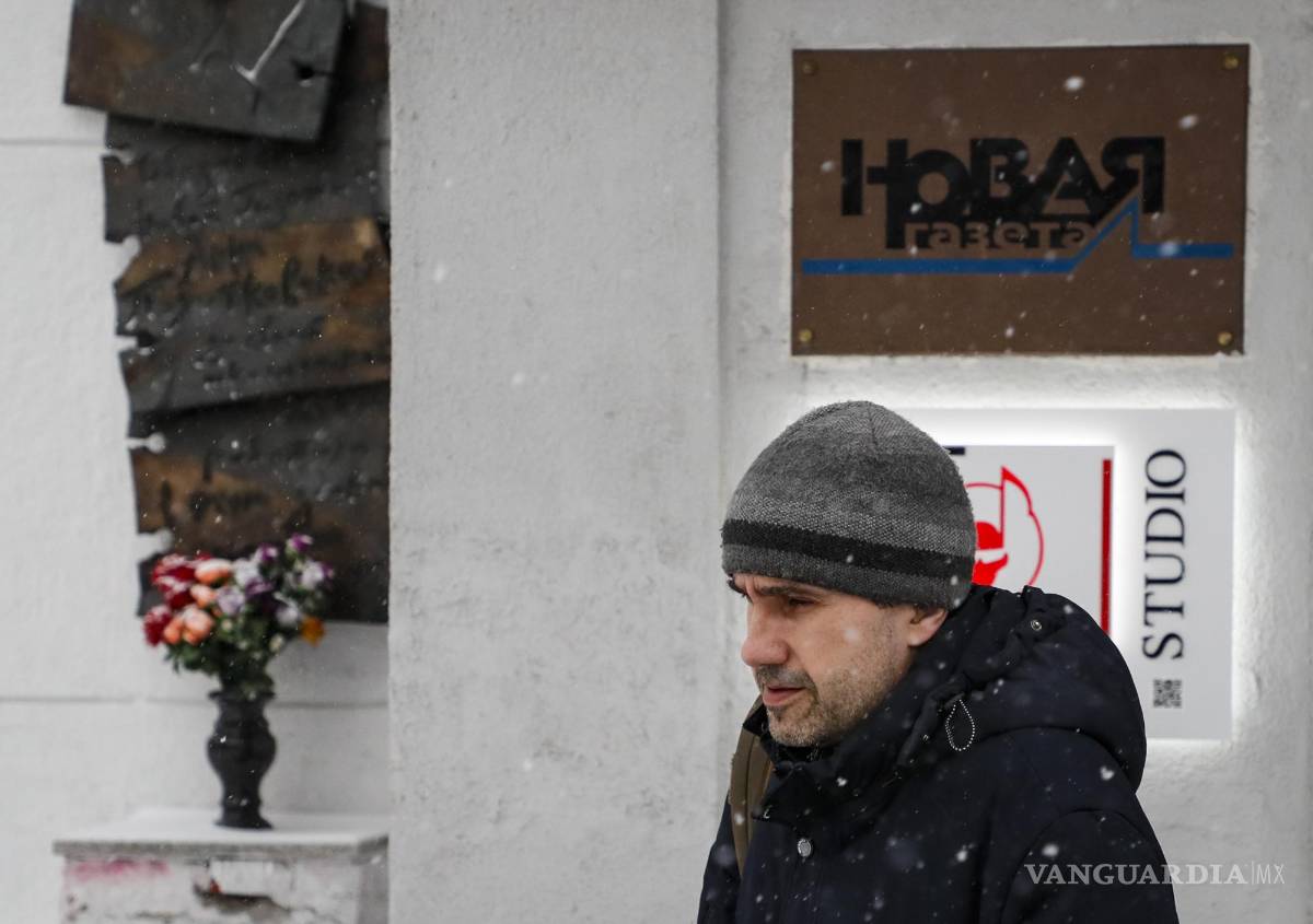 $!Novaya Gazeta anunció que después de dos advertencias por escrito recibidas de la agencia federal rusa Roskomnadzor.