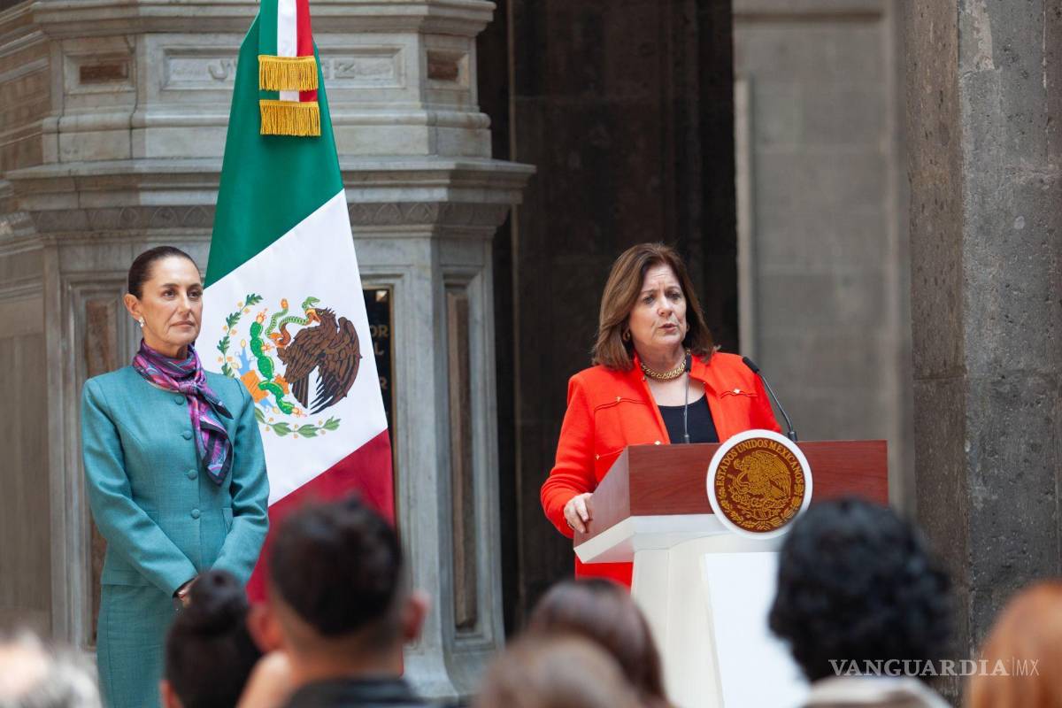 $!Suzanne Clark, presidenta y directora ejecutiva de US Chamber of Commerce junto a la mandataria mecicana, Claudia Sheinbaum en Palacio Nacional.