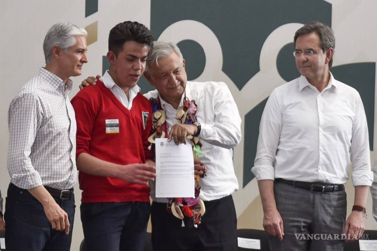 Mediante tarjeta se entregarán recursos de beca a cada estudiante: SEP