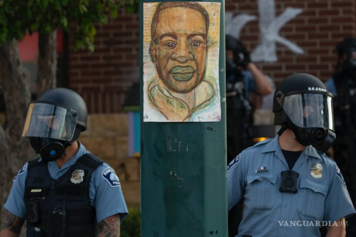 $!Violentas protestas y saqueos en Minneapolis por la muerte de George Floyd por abuso policial (fotos)