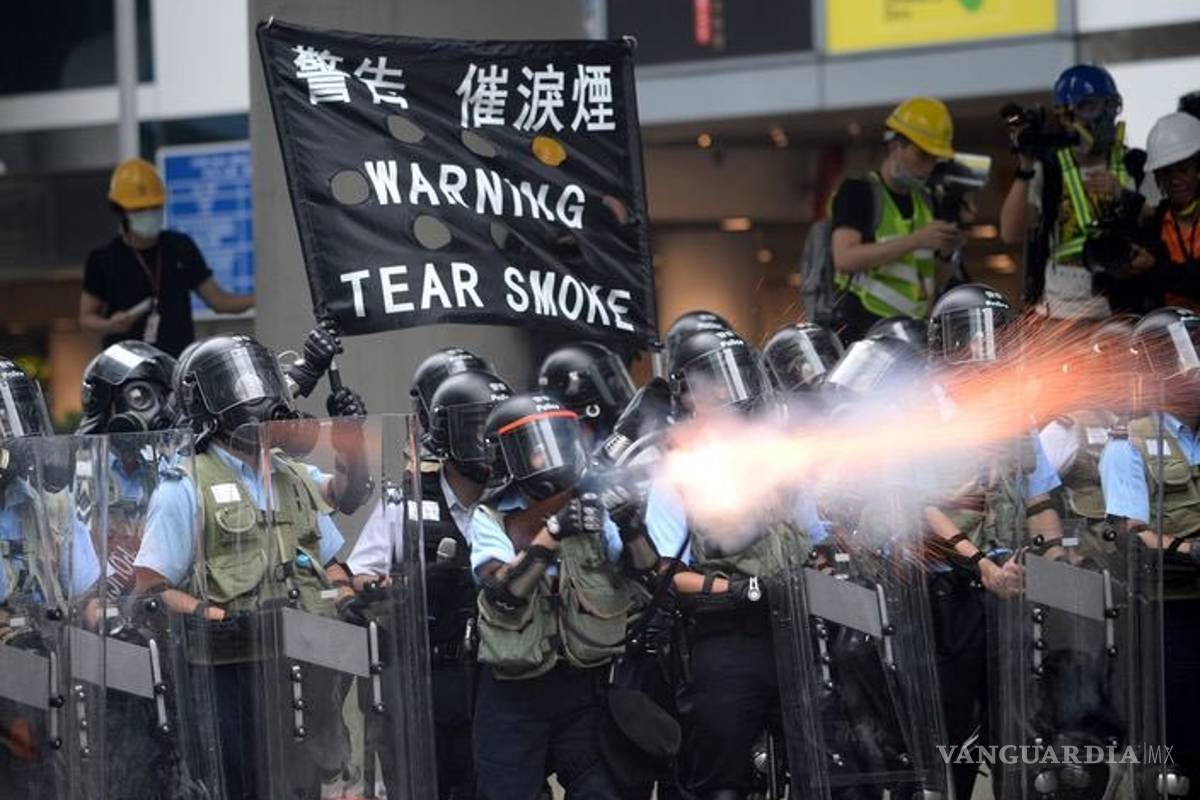 “Mi novio es policía”; ella apoya protestas, él es agente anti disturbios, ¿podrán casarse?