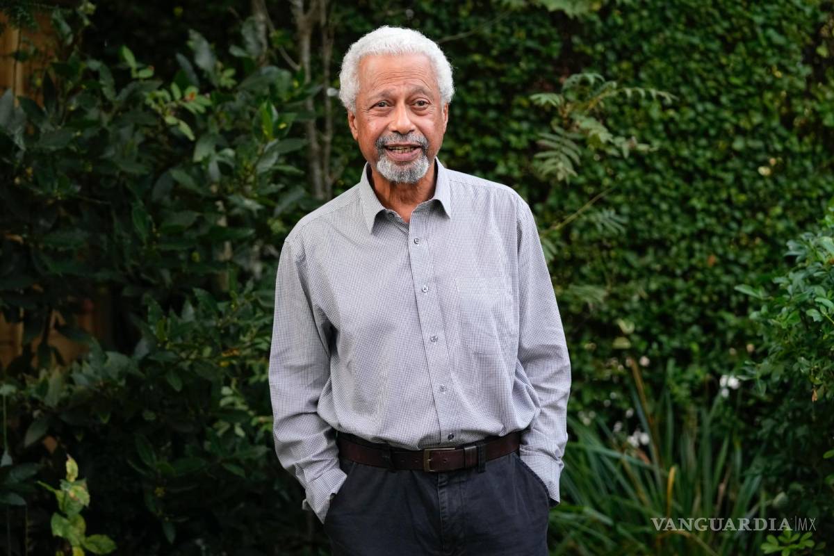 Abdulrazak Gurnah narra el desarraigo, la migración y el colonialismo en África