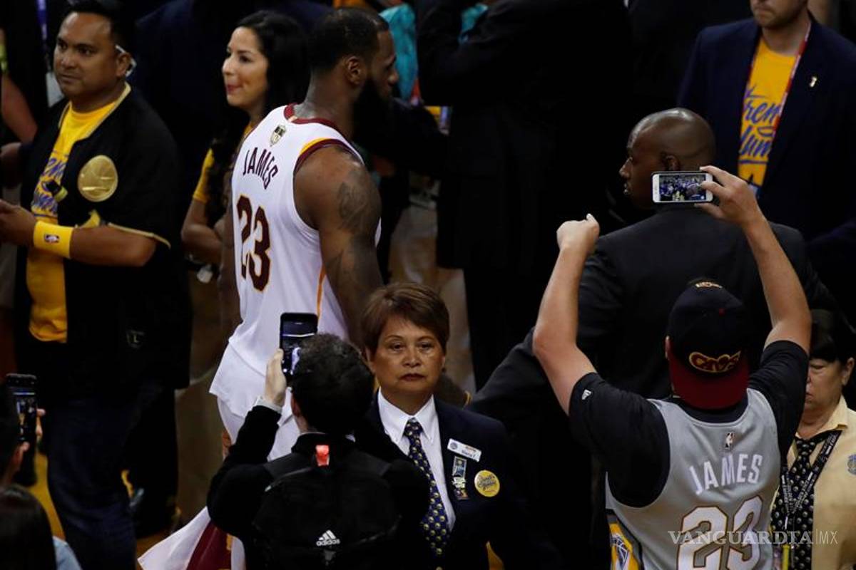 LeBron James podría tener mañana sus últimos minutos como jugador de Cleveland