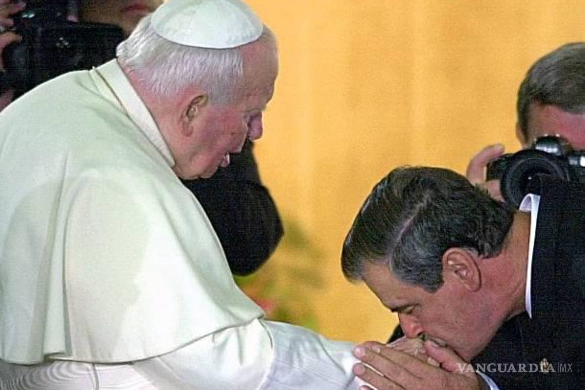 $!Polémico encuentro entre el expresidente Vicente Fox y el Papa Juan Pablo II.