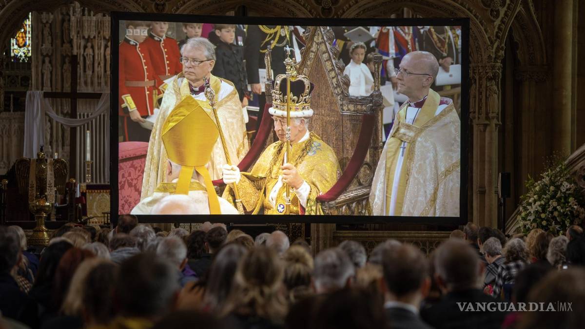 Así inicia el reinado del Carlos III tras una larga espera para ser el monarca británico (fotos)