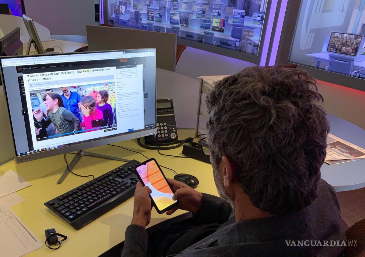 $!Los reporteros del canal público palestino Palestine TV, en la imagen, van sumando muertos por los bombardeos de Israel sobre Gaza.