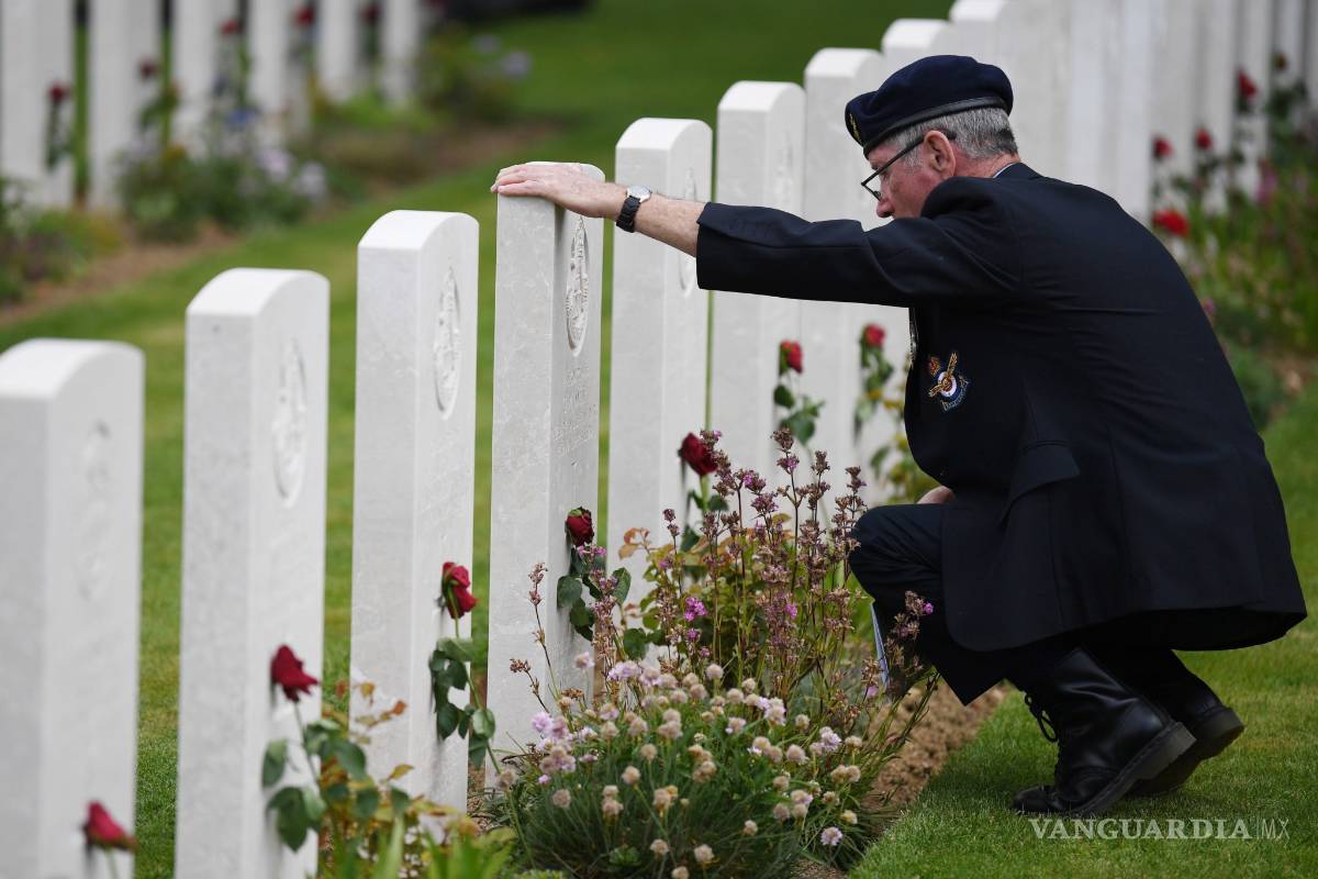 $!Minuto de silencio por los soldados caídos en Normandía