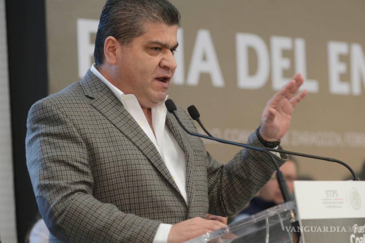 Llega Gobernador Miguel Riquelme a acuerdos de seguridad con SEDENA