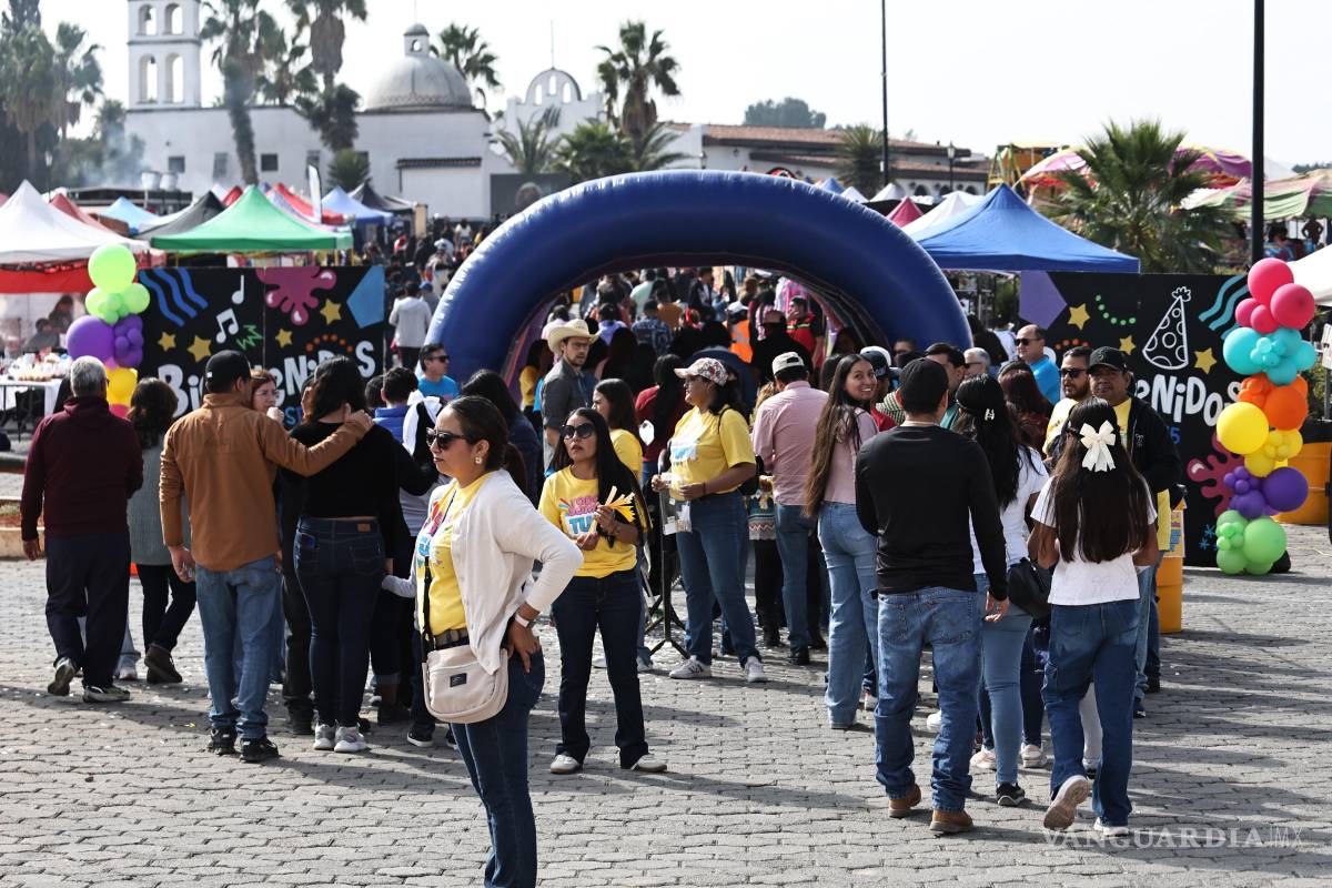 $!Familias de Tupy ingresando al festival en la Hacienda El Mimbre, listos para disfrutar un día lleno de celebración.