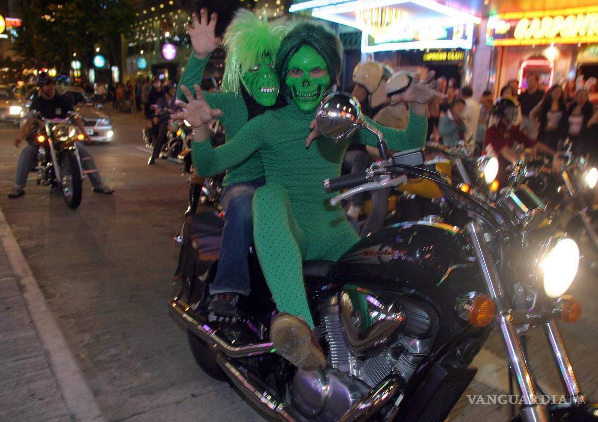 $!Participantes en el Yu Lan en Wan Chai, Hong Kong. EFE/EPA/Paul Hilton