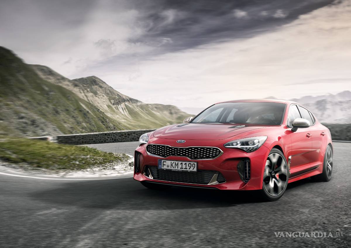 $!KIA Stinger, el carro que roba todas las miradas