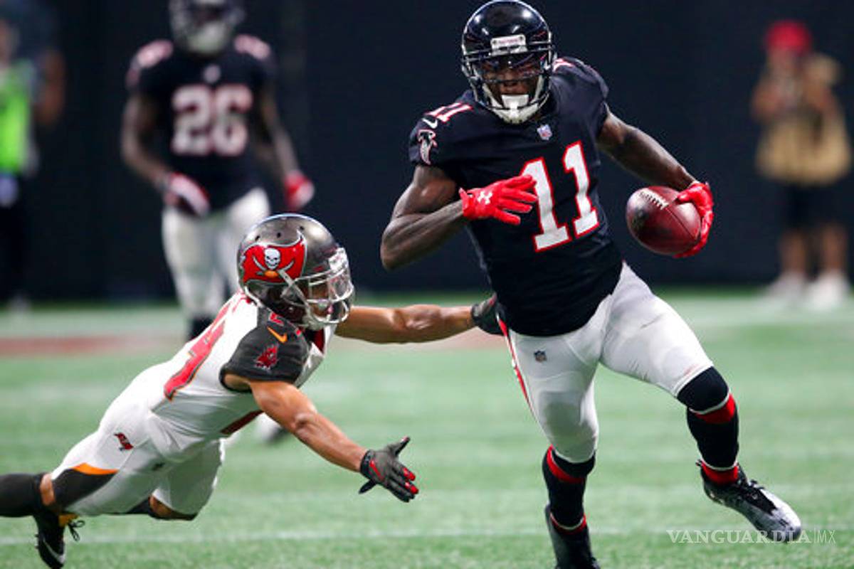 Falcons vuelan por encima de los Buccaneers