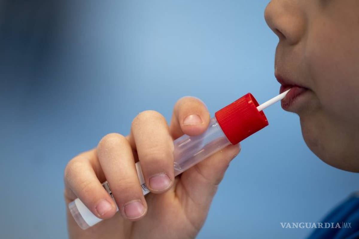 Test COVID-19 para niños en forma de paleta es probado en Austria