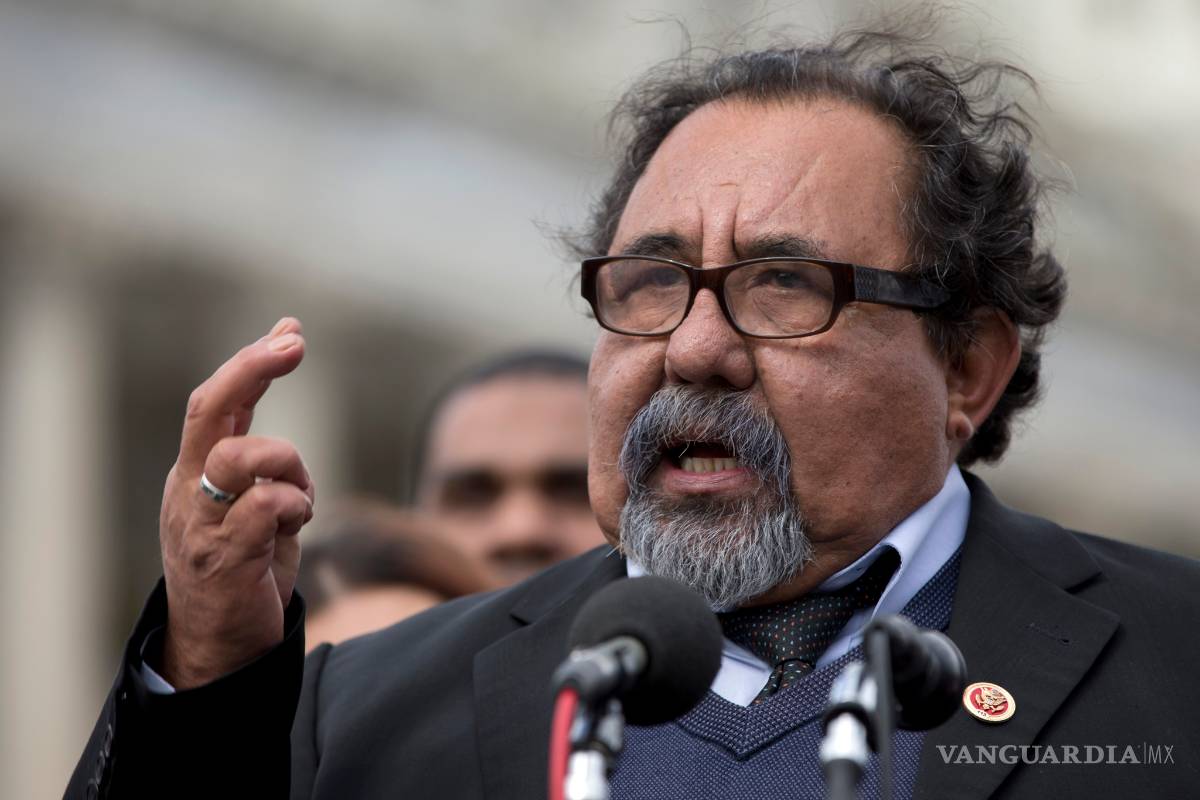 Más de 150 demócratas piden a Trump proteger a jóvenes indocumentados