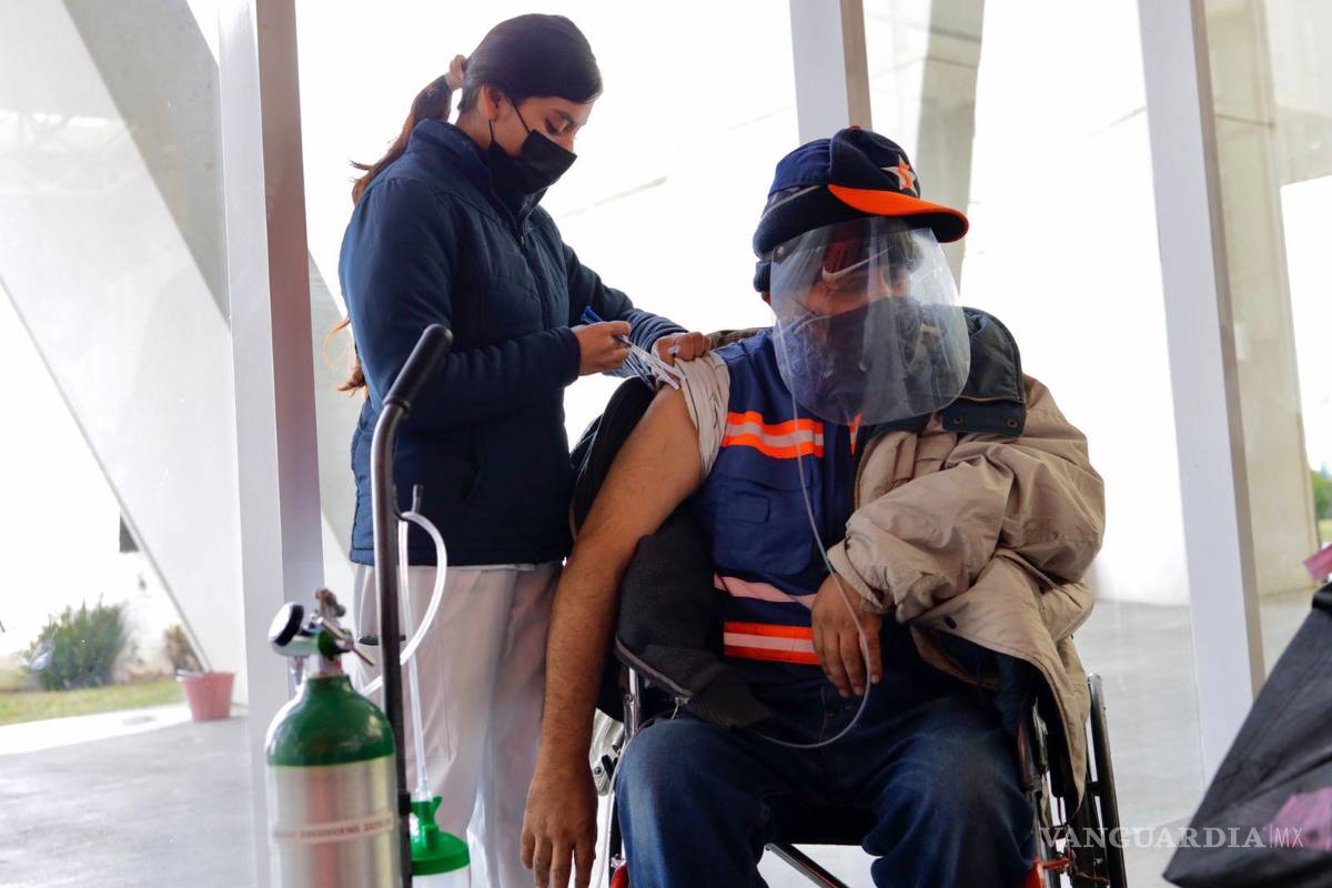 Vacunan a rezagados mayores de 40 años en Saltillo, Ramos y Arteaga