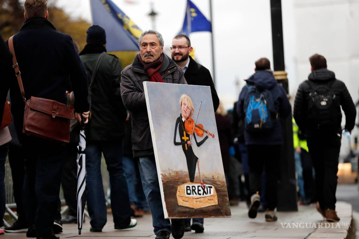 Tras la “humillante” derrota del “brexit”, Theresa May afronta una moción de censura en el Parlamento británico
