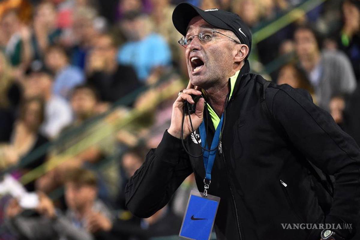 Alberto Salazar, entrenador de atletismo es suspendido 4 años por poseer y traficar testosterona