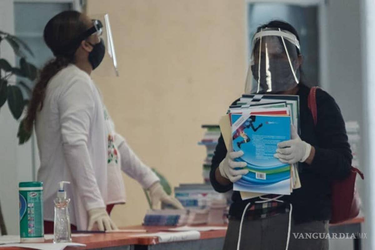 SEP pagó casi medio millón por fotos de libros de texto